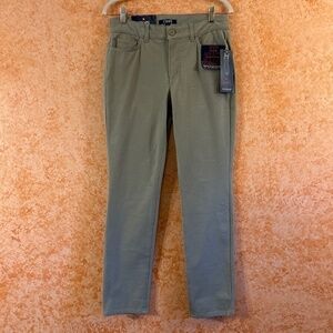 🌿SALE🌿 CHAPS Mid Rise Straight Leg size 6